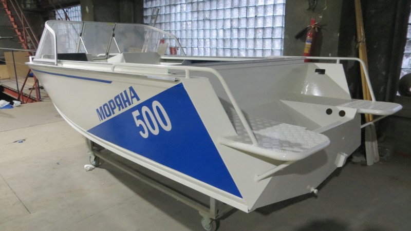 Лодка Моряна 500 в белом цвете 